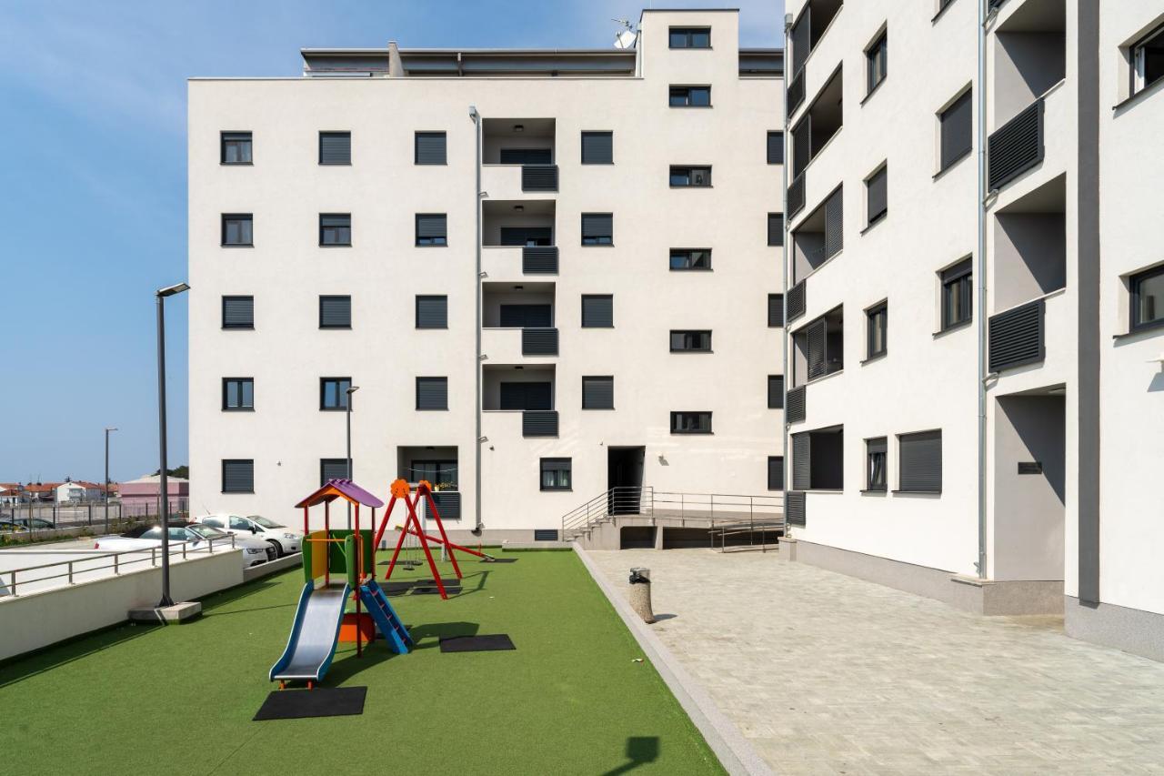Apartment Roni + Besplatan Parking Zara Esterno foto